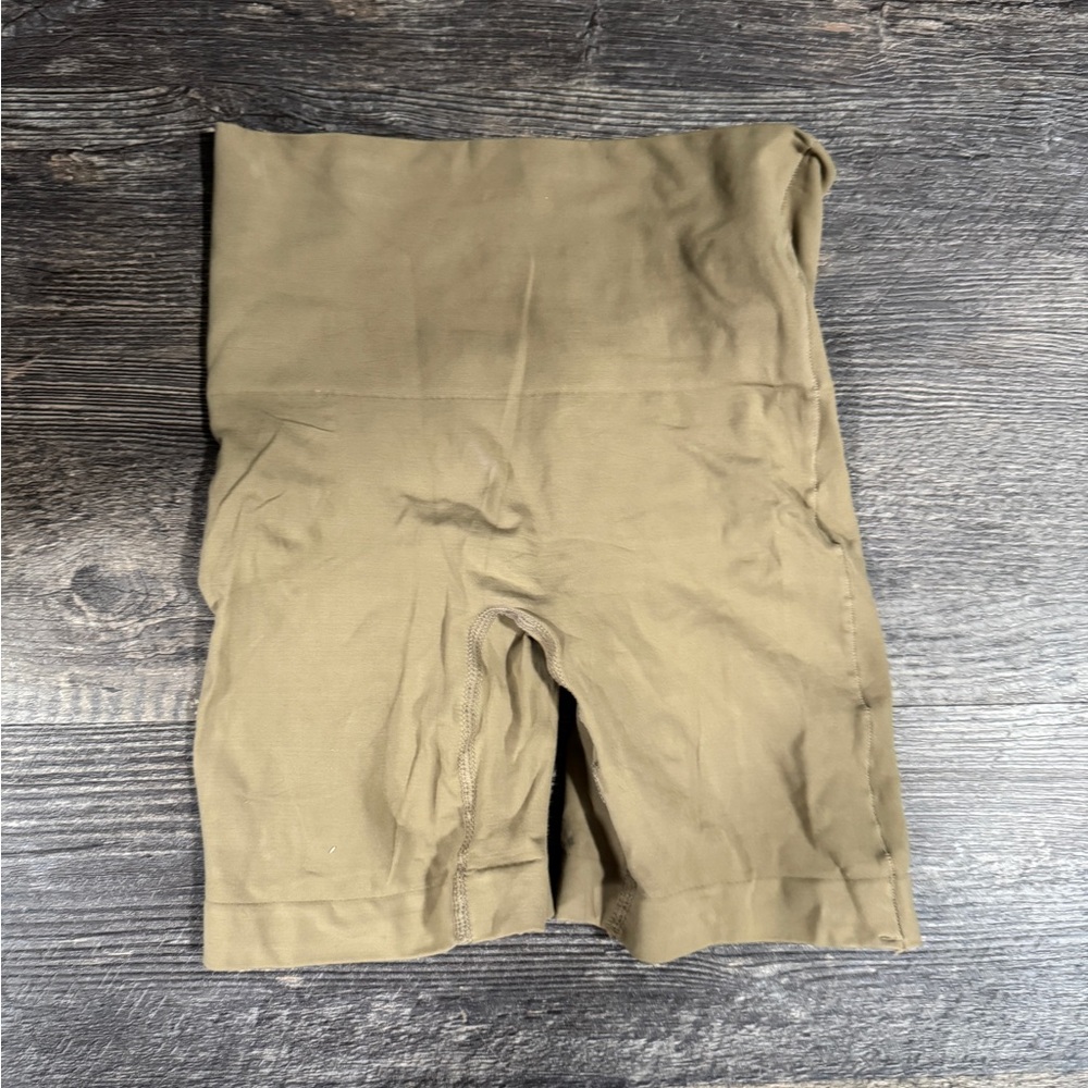 Skims xxs shorts
